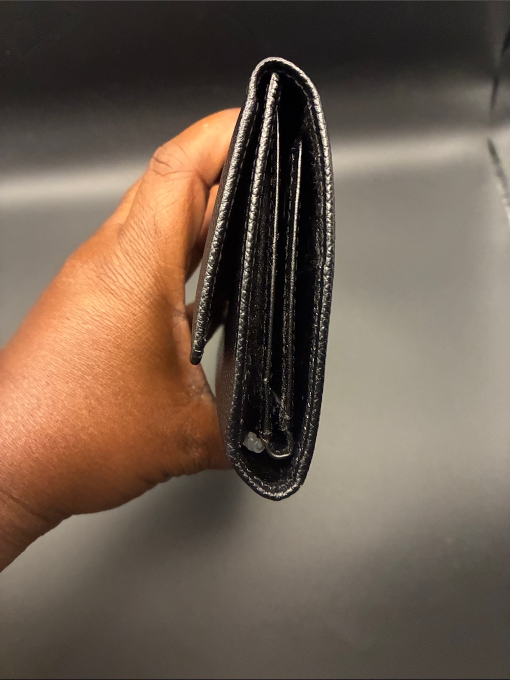 Elegant Black Continental Wallet with Gold Hardware - Picture 5 of 8